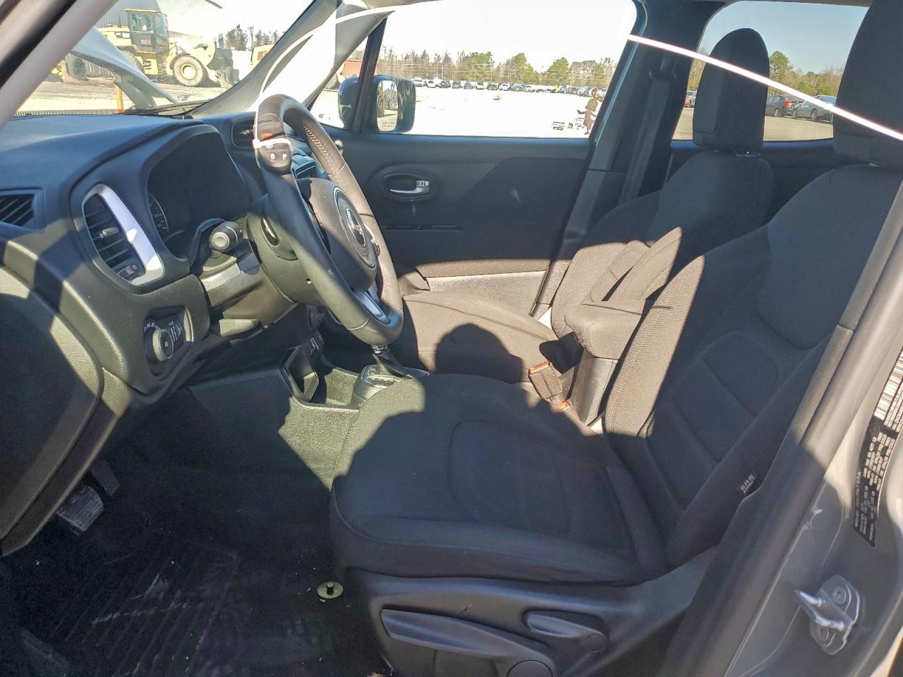 2019 JEEP RENEGADE LATITUDE photo 19