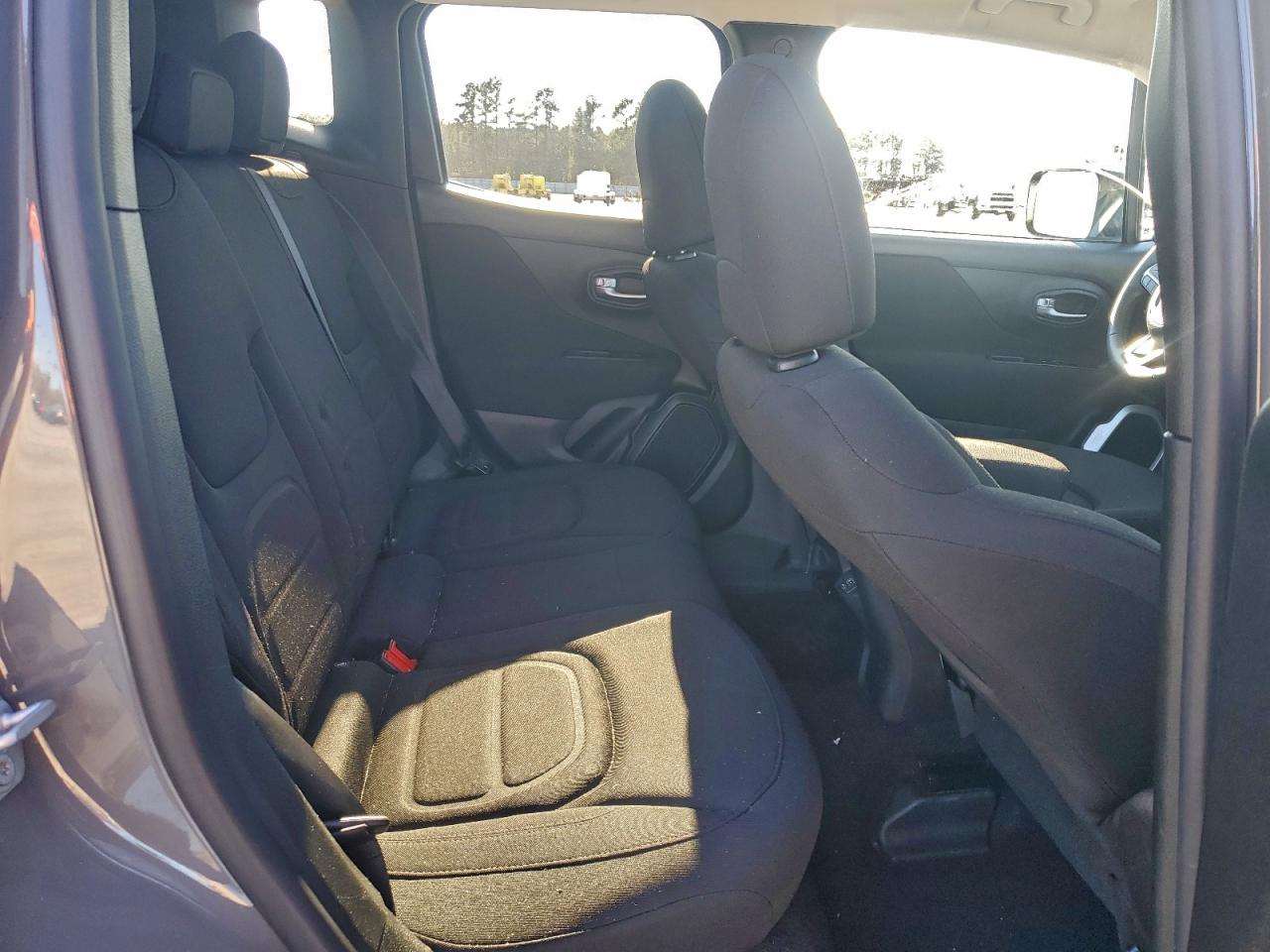 2019 JEEP RENEGADE LATITUDE photo 31