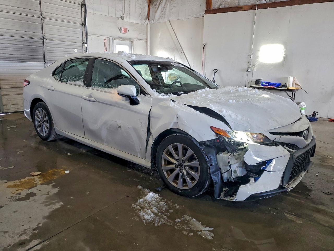 2018 TOYOTA CAMRY LE photo 7