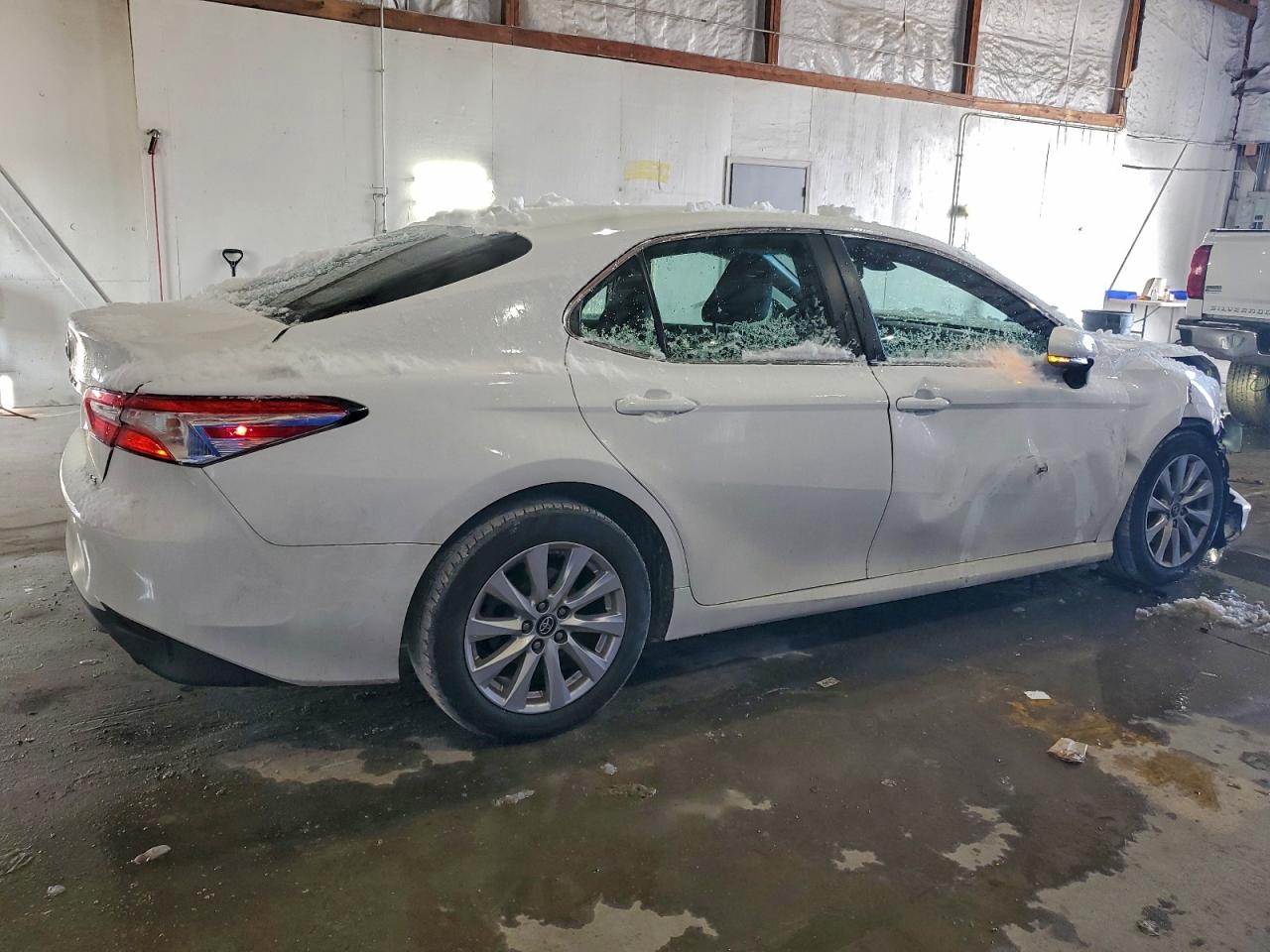 2018 TOYOTA CAMRY LE photo 5