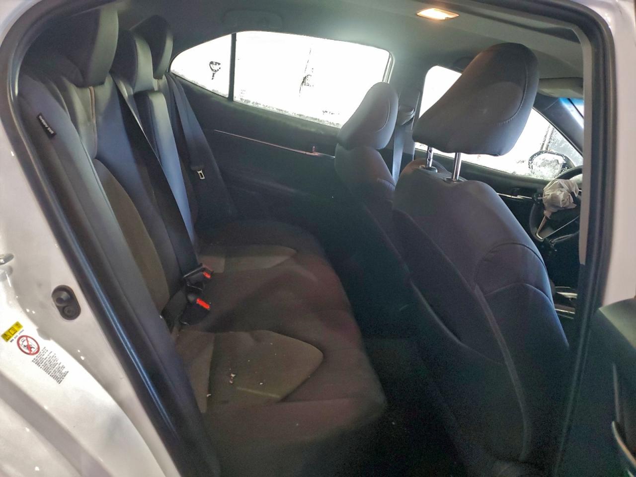 2018 TOYOTA CAMRY LE photo 19