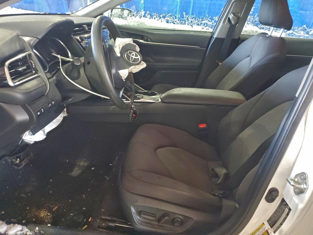 2018 TOYOTA CAMRY LE photo 13