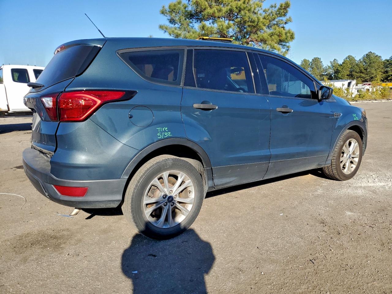 2019 FORD ESCAPE photo 3