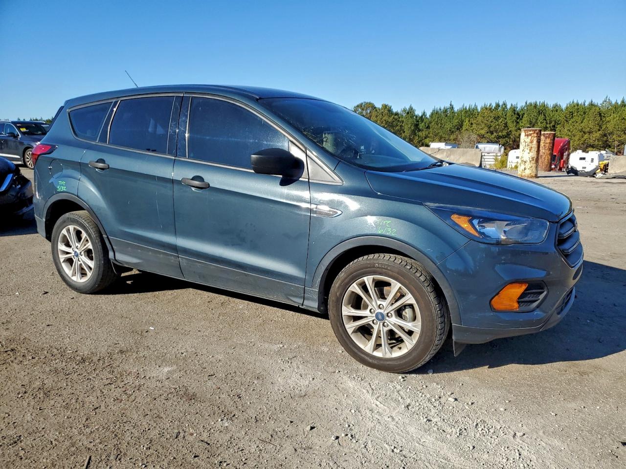 2019 FORD ESCAPE photo 4
