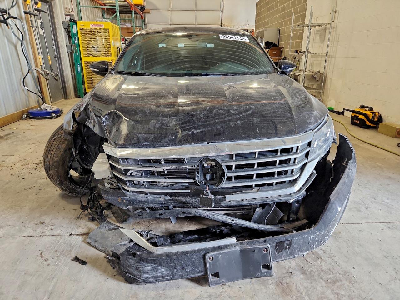2021 VOLKSWAGEN PASSAT R-LINE photo 5