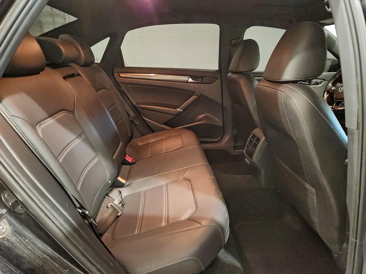 2021 VOLKSWAGEN PASSAT R-LINE photo 10