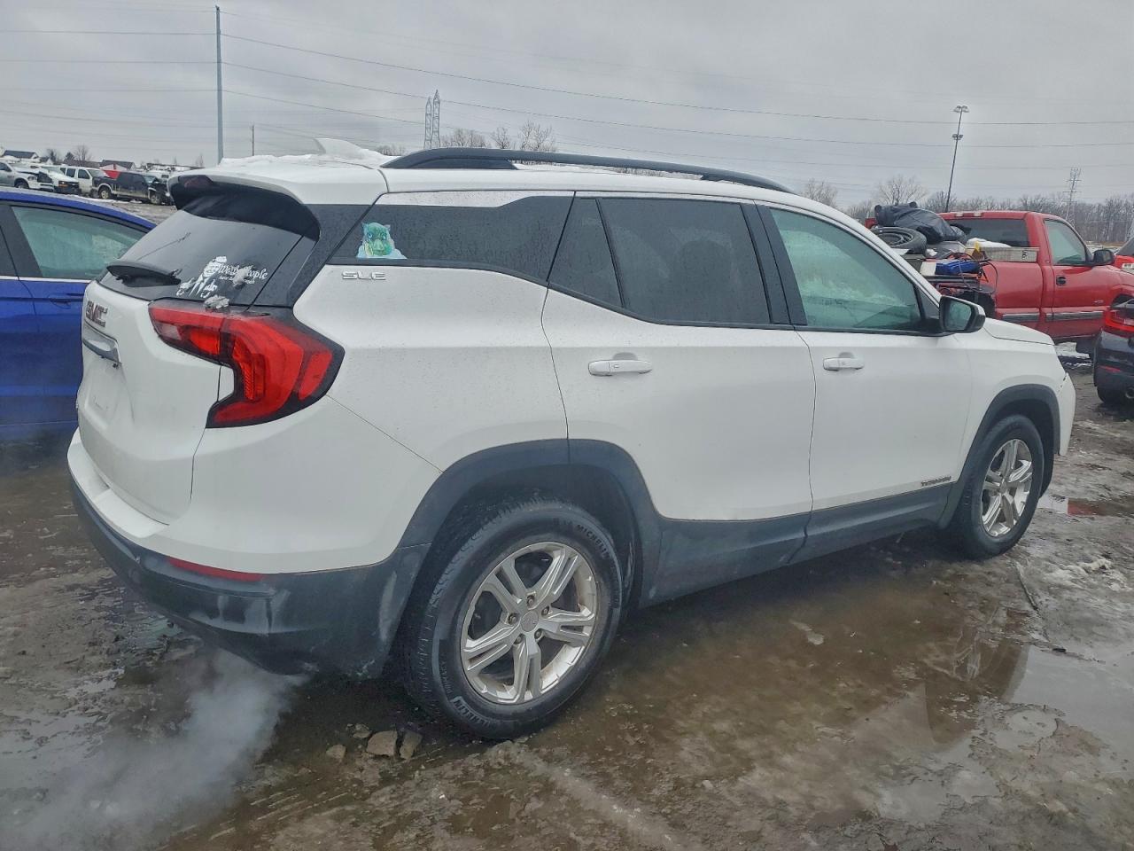 2020 GMC TERRAIN SLE photo 3