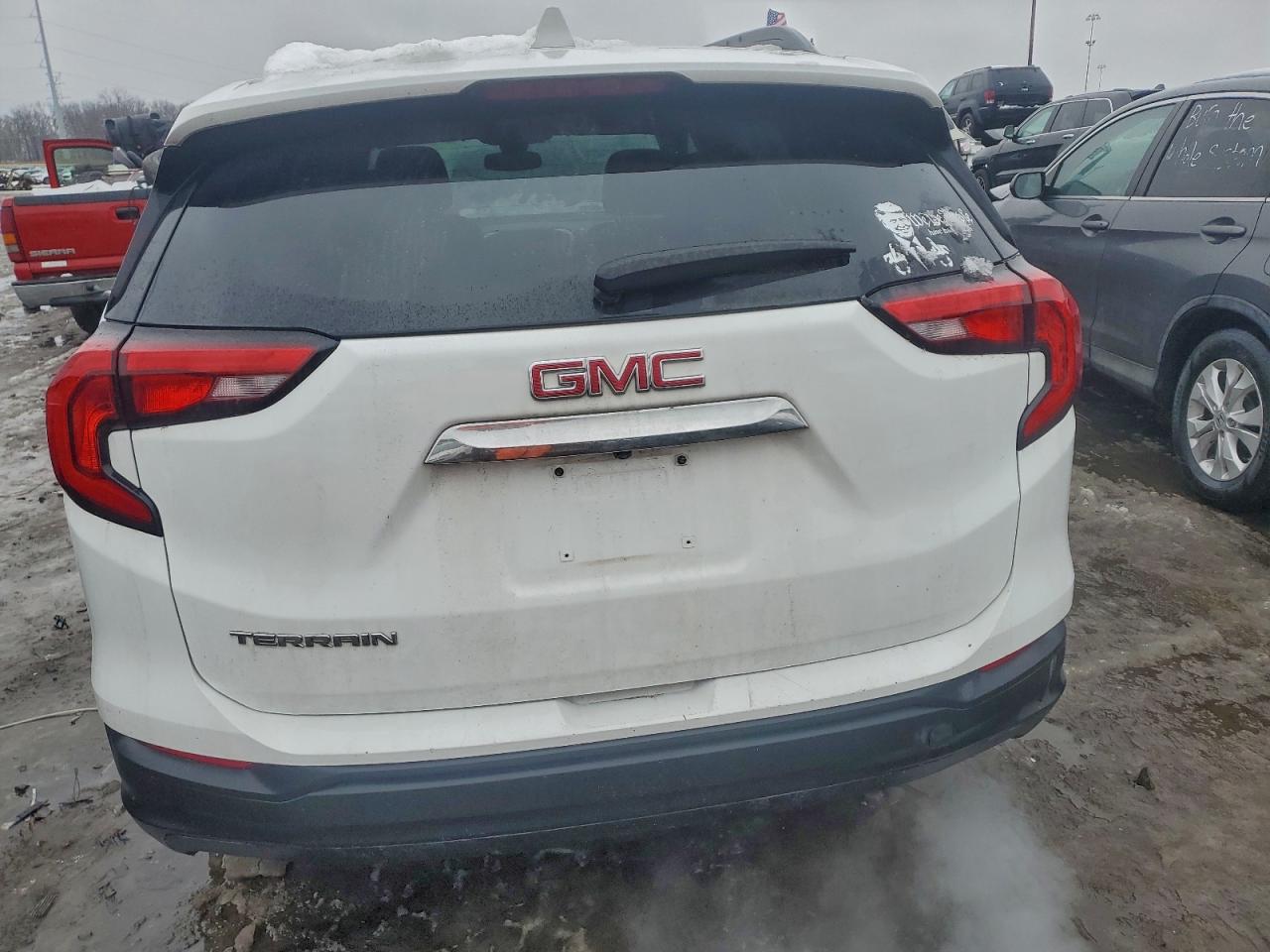 2020 GMC TERRAIN SLE photo 6