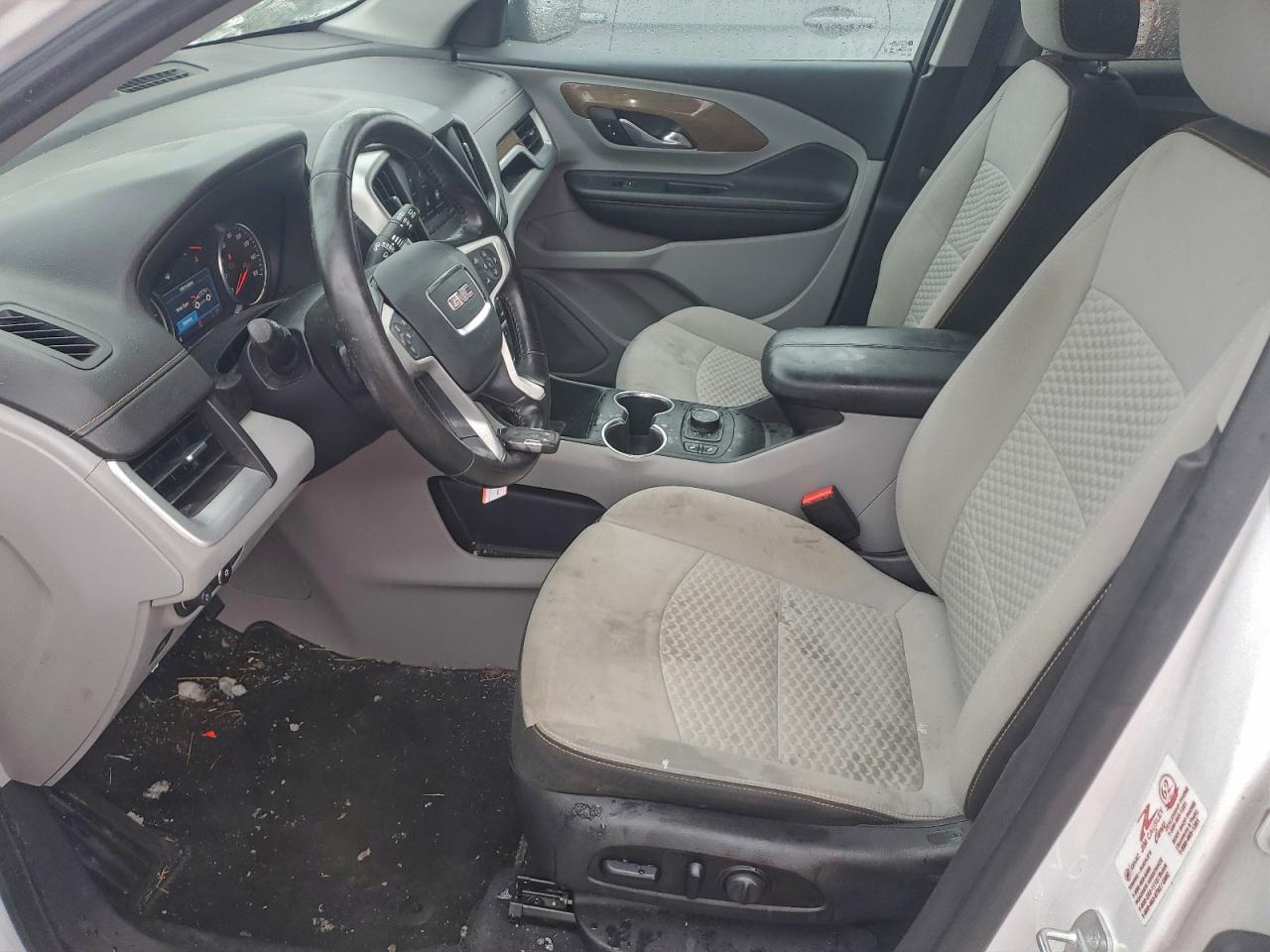 2020 GMC TERRAIN SLE photo 7