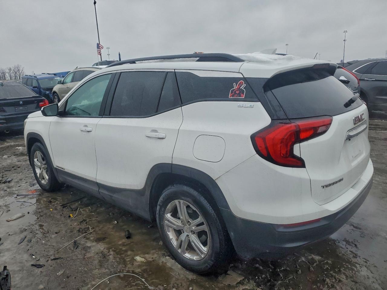 2020 GMC TERRAIN SLE photo 2