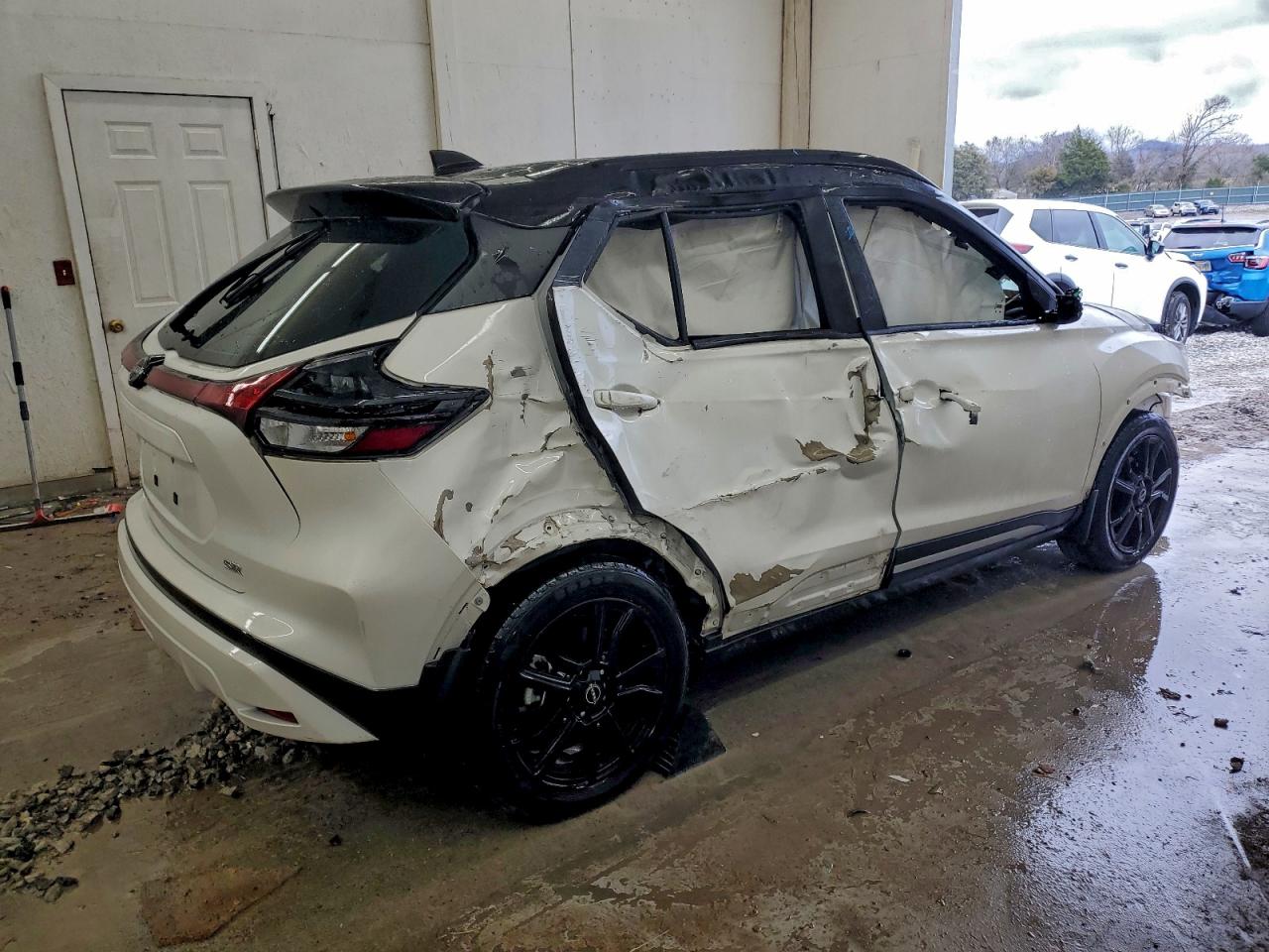 2023 NISSAN KICKS SR photo 5