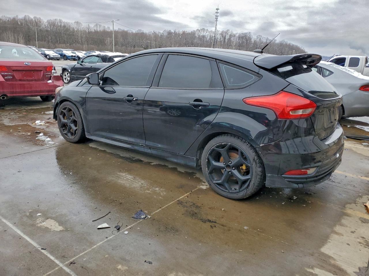 2017 FORD FOCUS ST photo 2