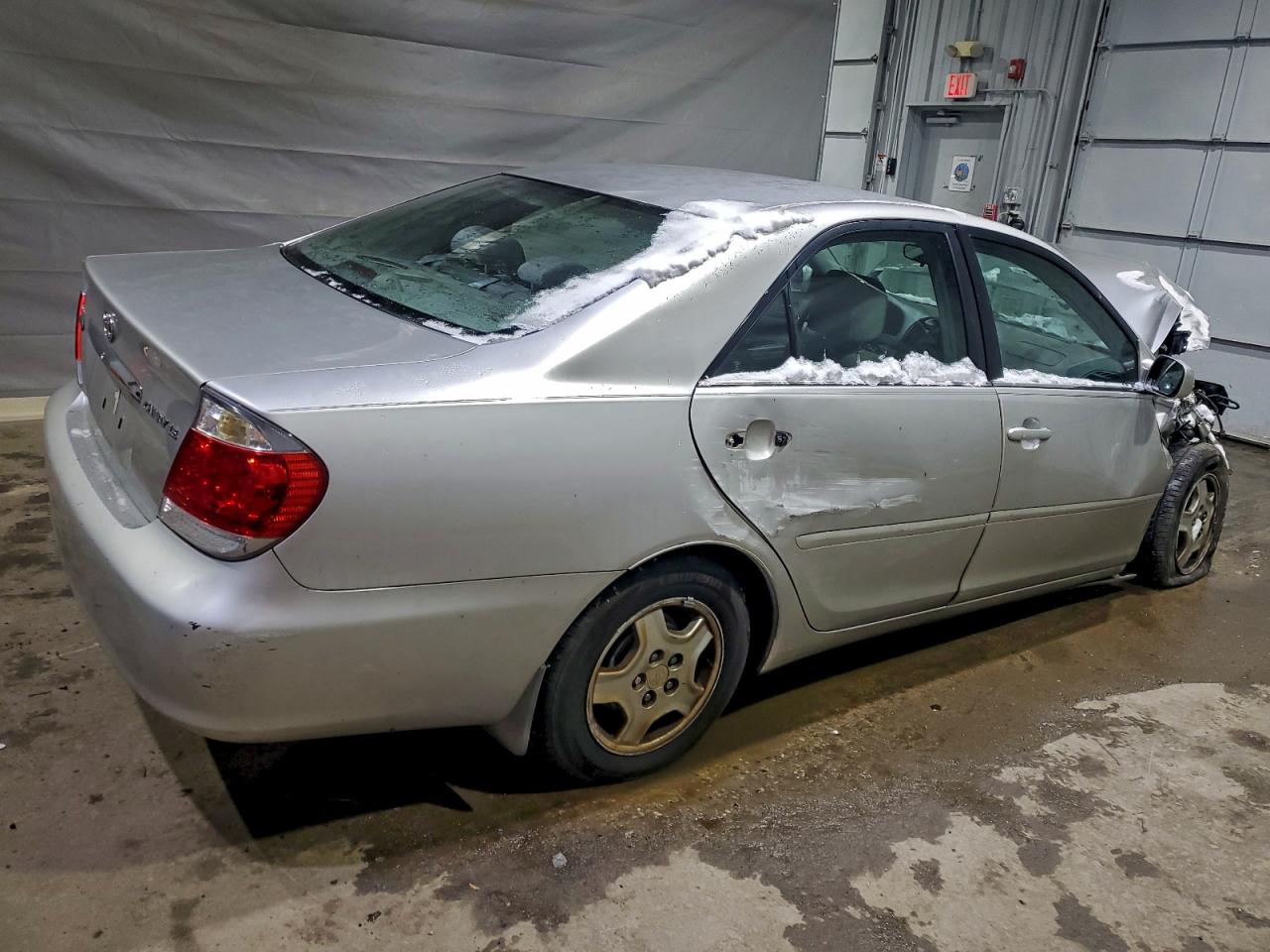 2006 TOYOTA CAMRY LE photo 3