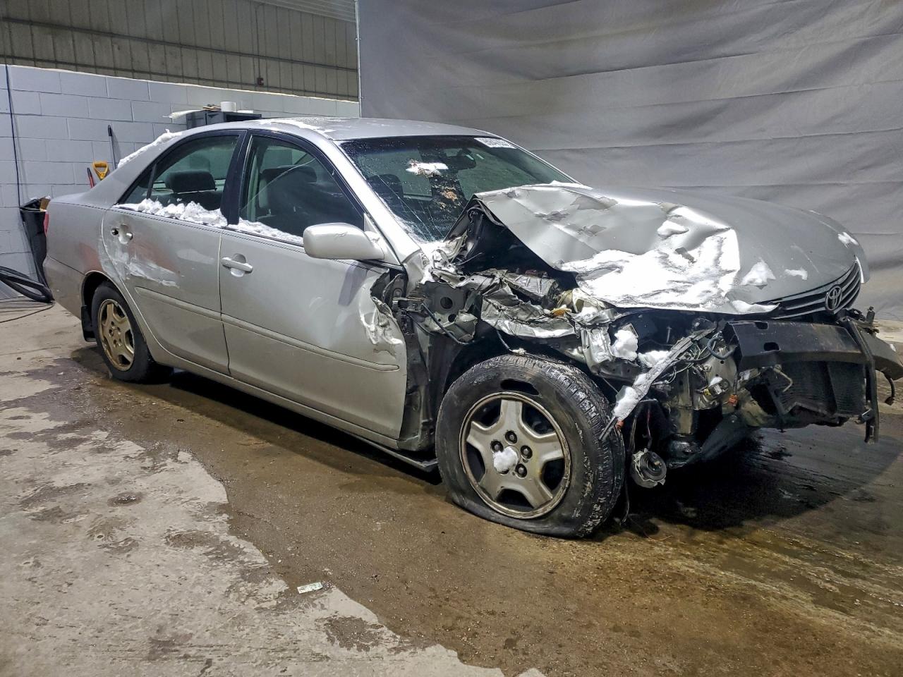 2006 TOYOTA CAMRY LE photo 4