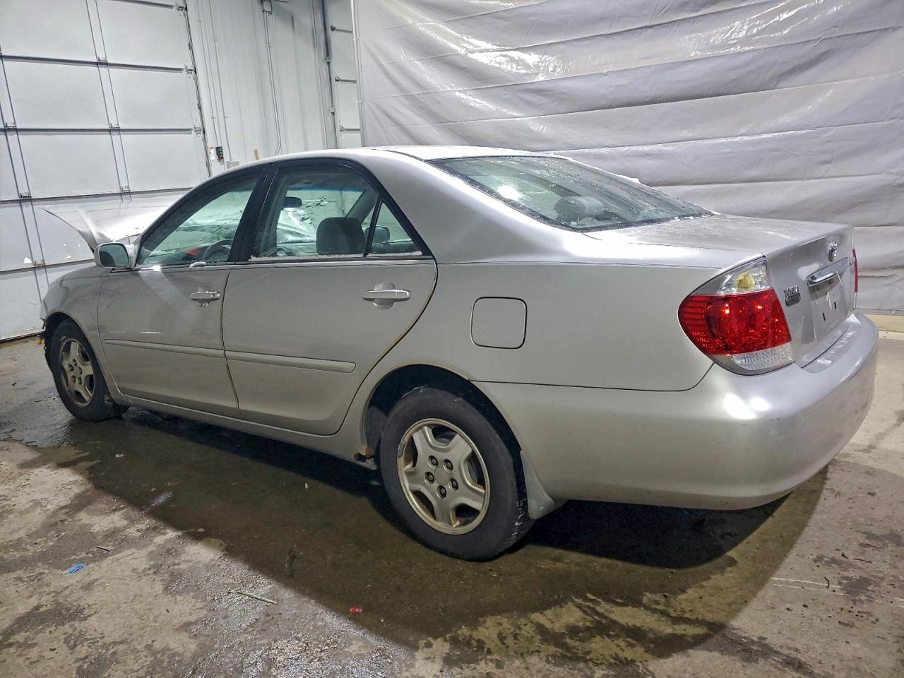 2006 TOYOTA CAMRY LE photo 2