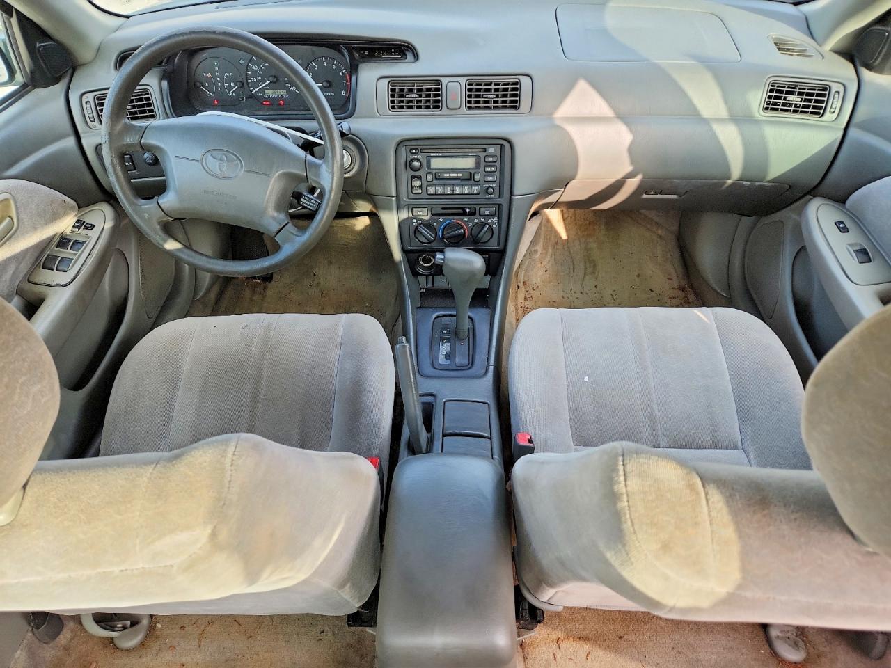 1999 TOYOTA CAMRY LE photo 15