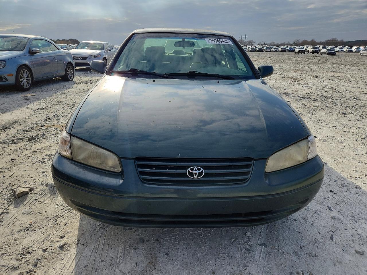 1999 TOYOTA CAMRY LE photo 9