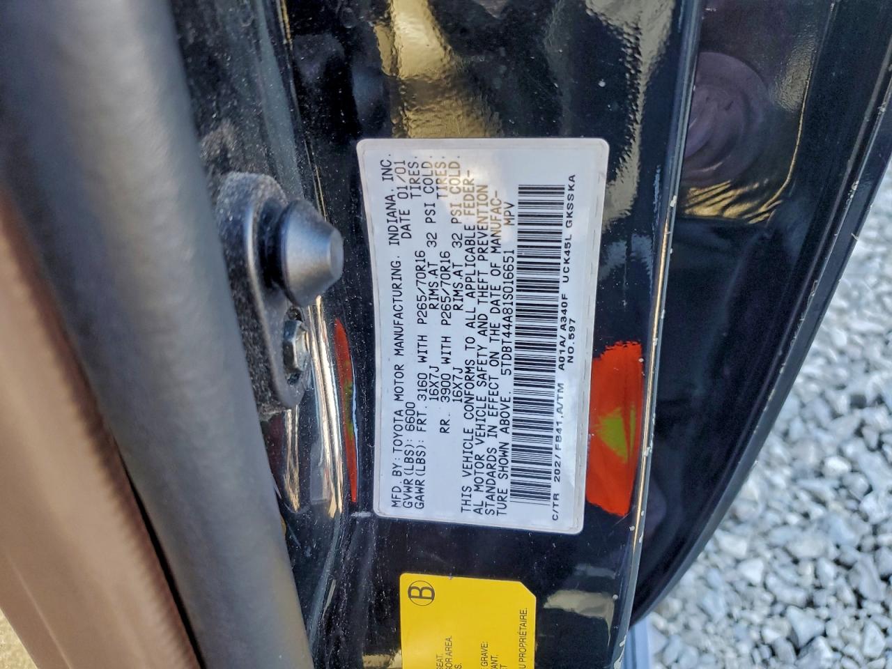 2001 TOYOTA SEQUOIA SR5 photo 13