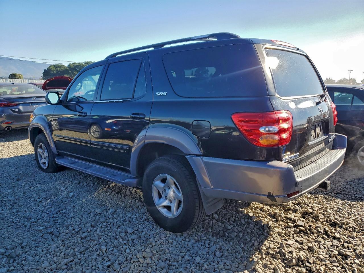 2001 TOYOTA SEQUOIA SR5 photo 2