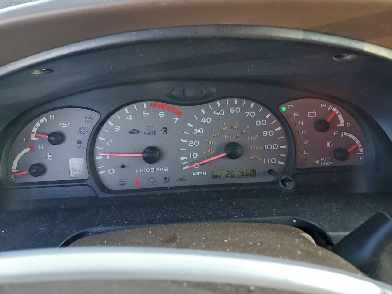 2001 TOYOTA SEQUOIA SR5 photo 9