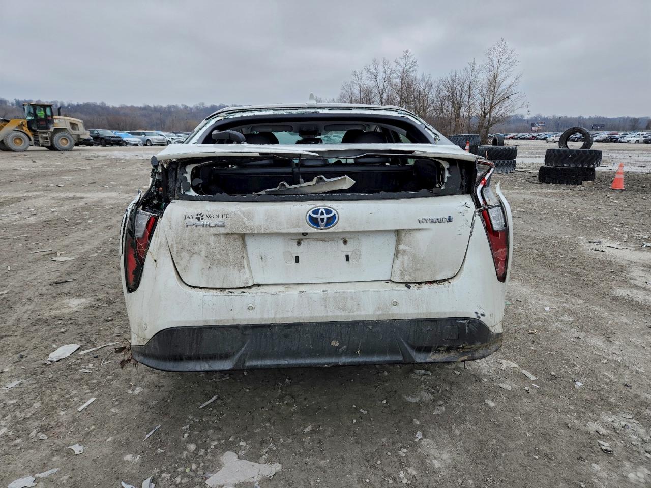 2016 TOYOTA PRIUS photo 6