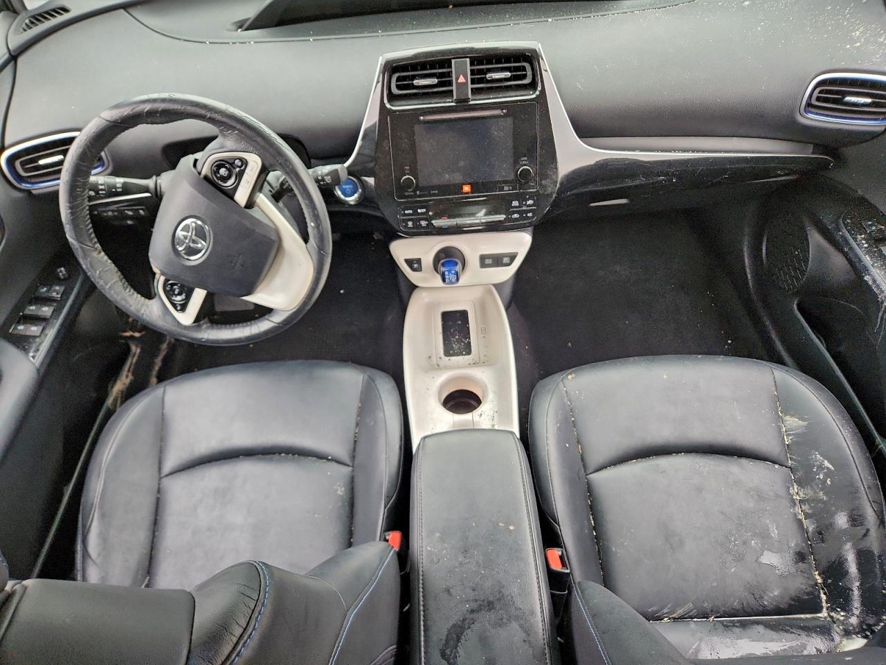 2016 TOYOTA PRIUS photo 8