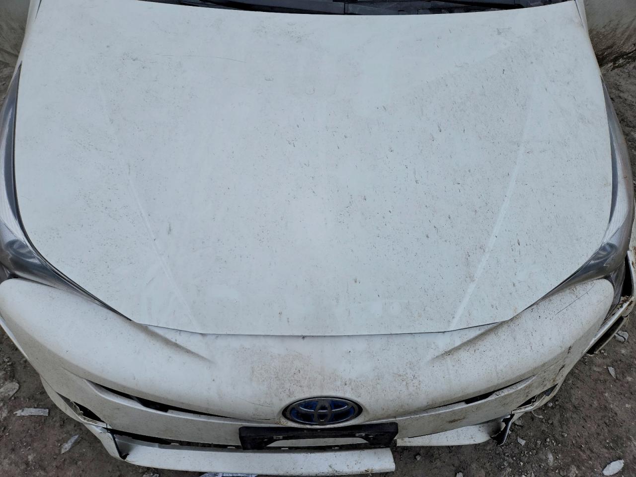2016 TOYOTA PRIUS photo 11