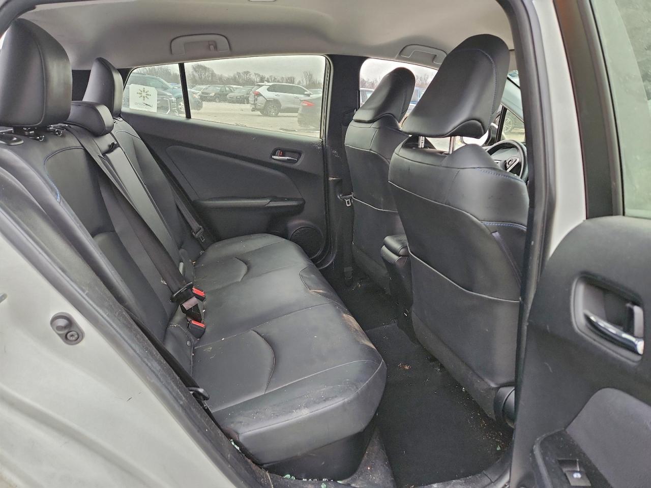 2016 TOYOTA PRIUS photo 10