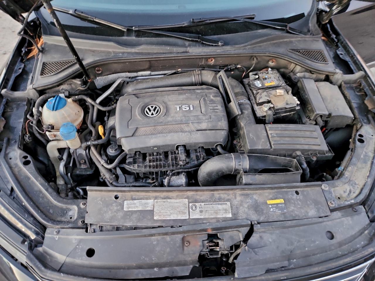 2017 VOLKSWAGEN PASSAT R-LINE photo 31
