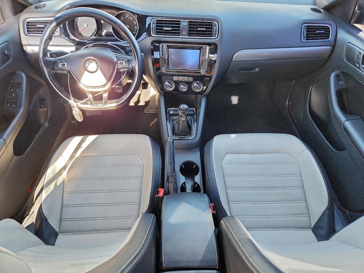 2016 VOLKSWAGEN JETTA SPORT photo 15