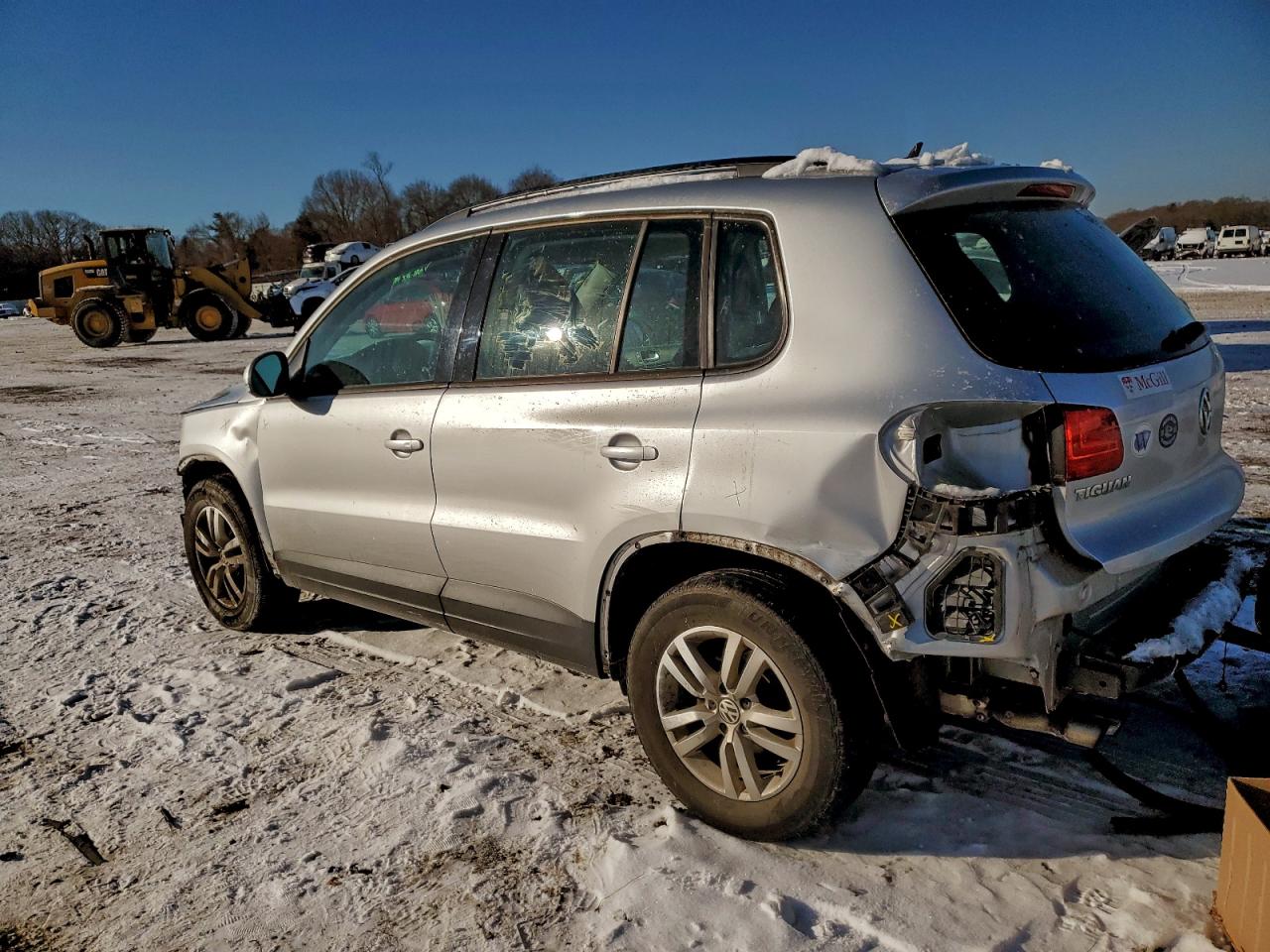 2016 VOLKSWAGEN TIGUAN S photo 2