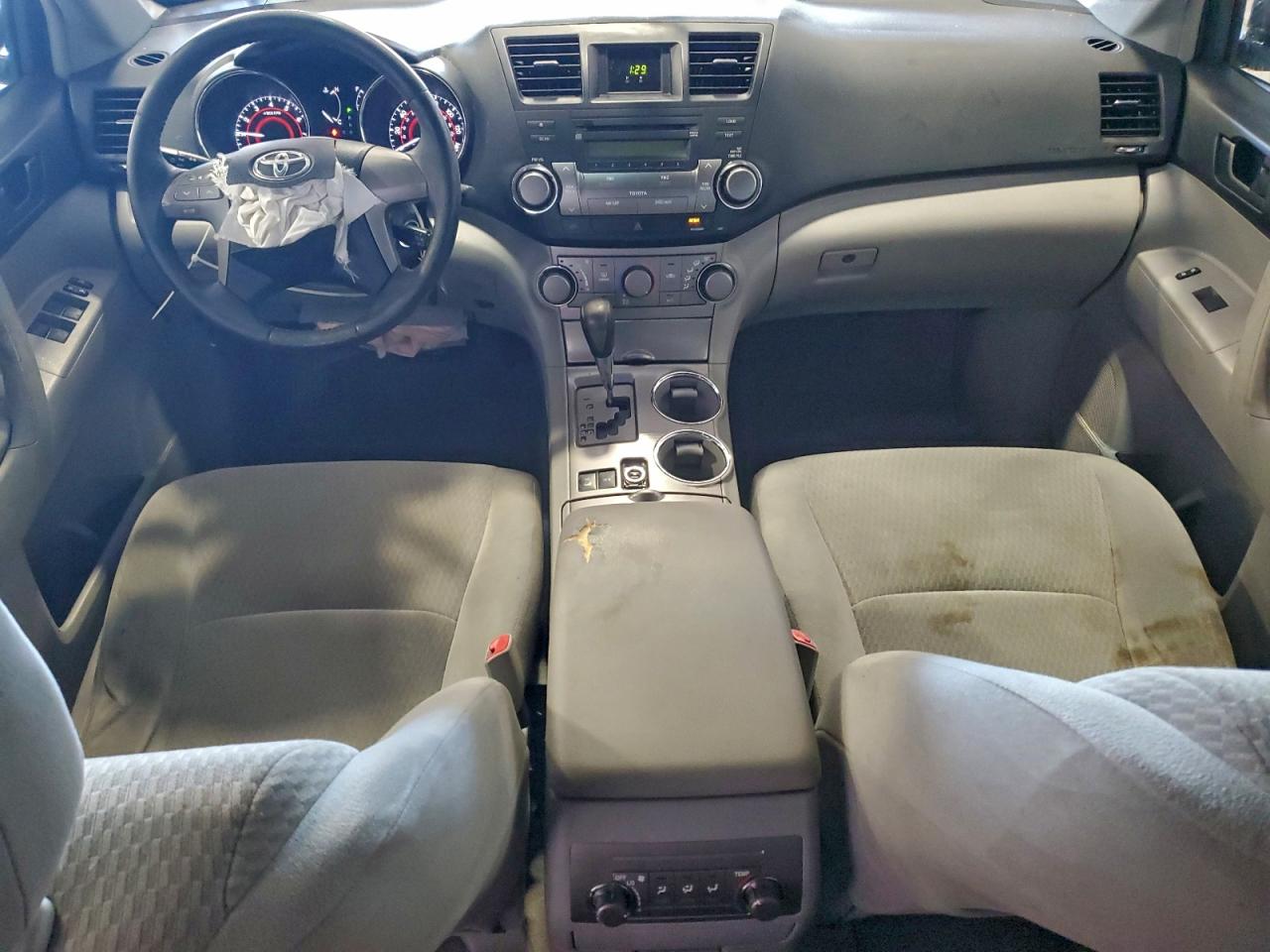 2010 TOYOTA HIGHLANDER BASE photo 15