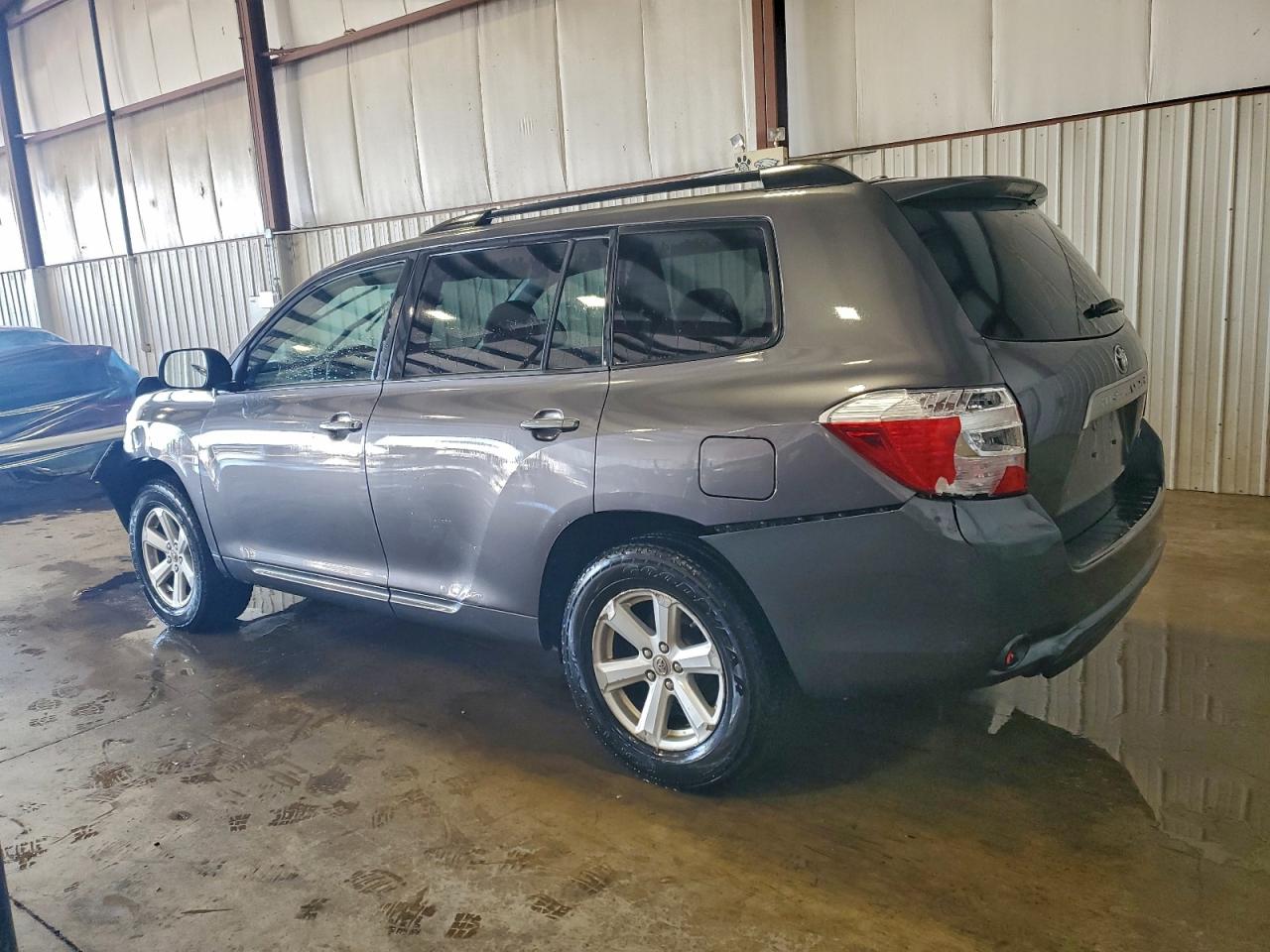 2010 TOYOTA HIGHLANDER BASE photo 3