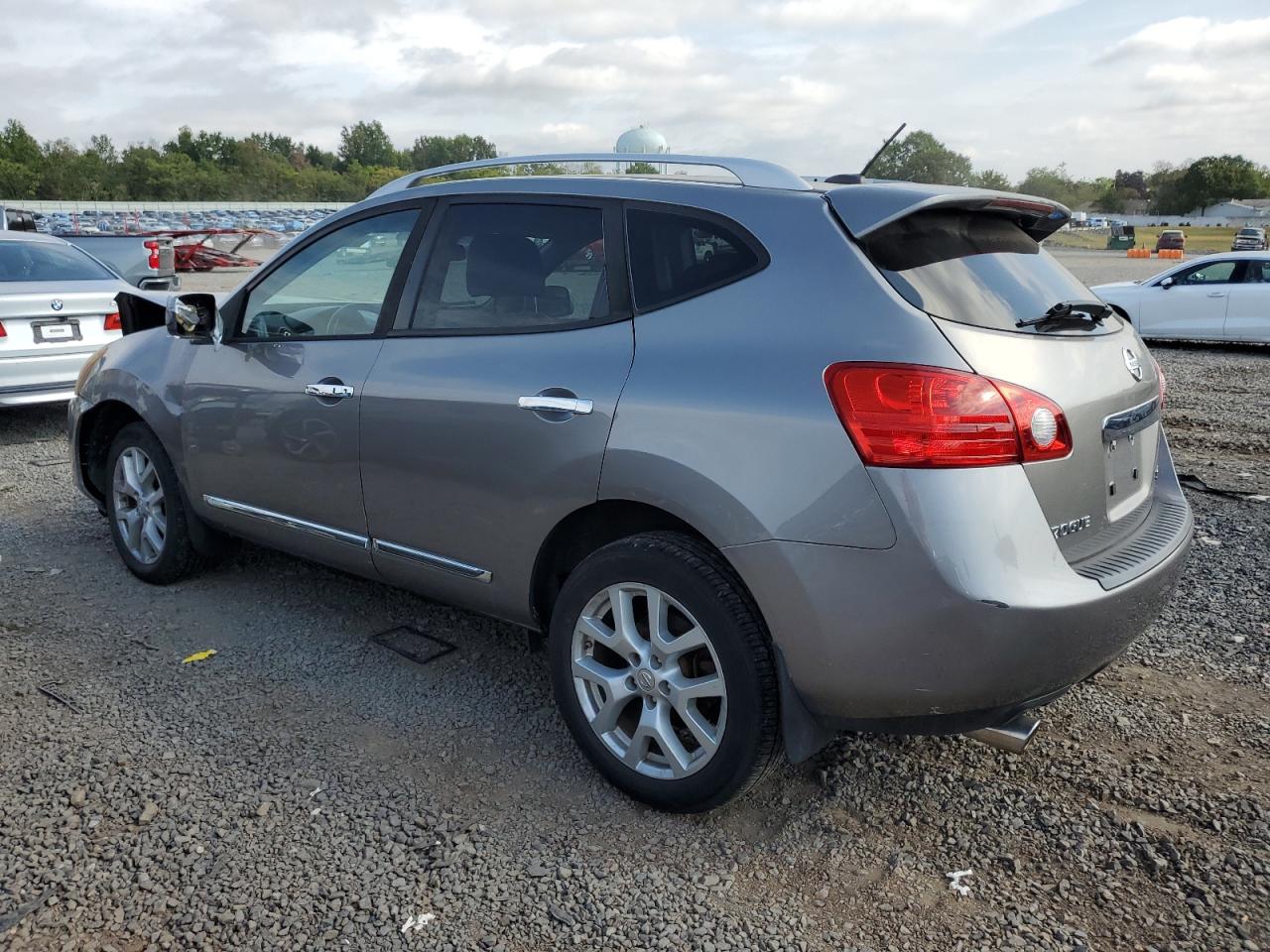 2011 NISSAN ROGUE S photo 2