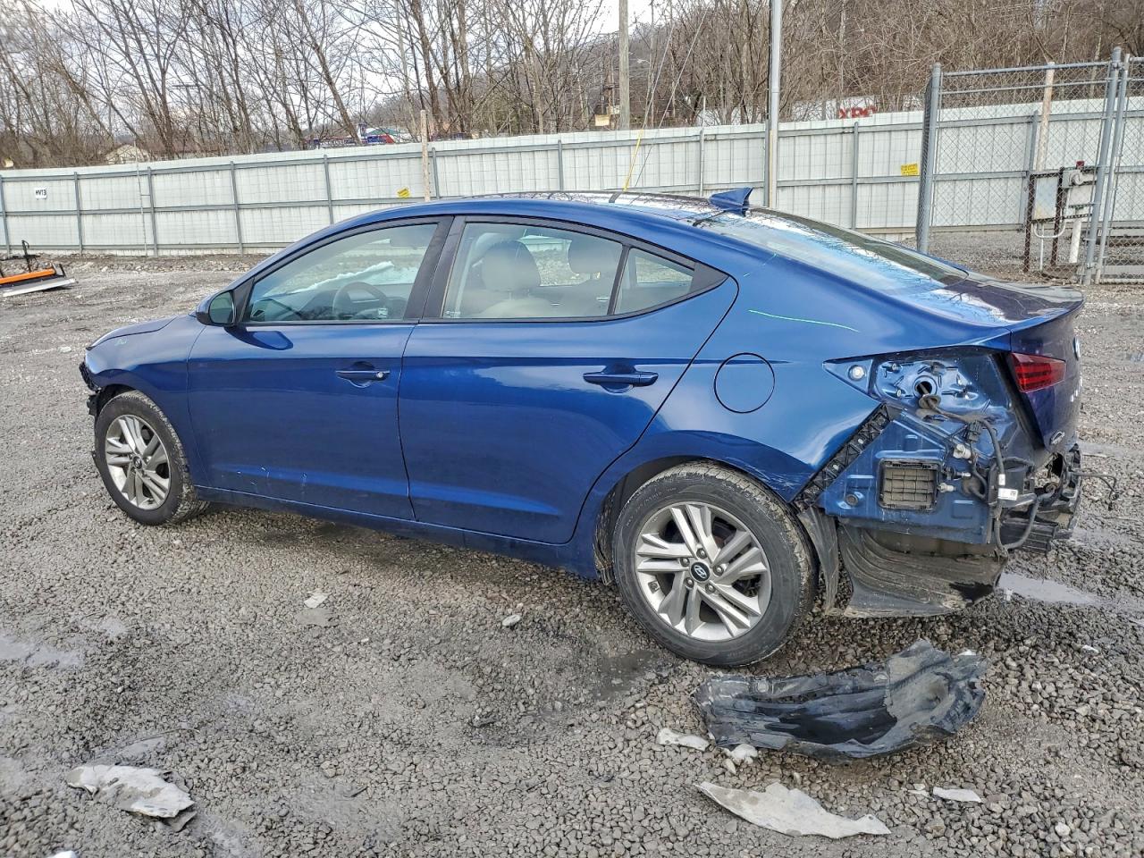 2020 HYUNDAI ELANTRA SEL photo 2