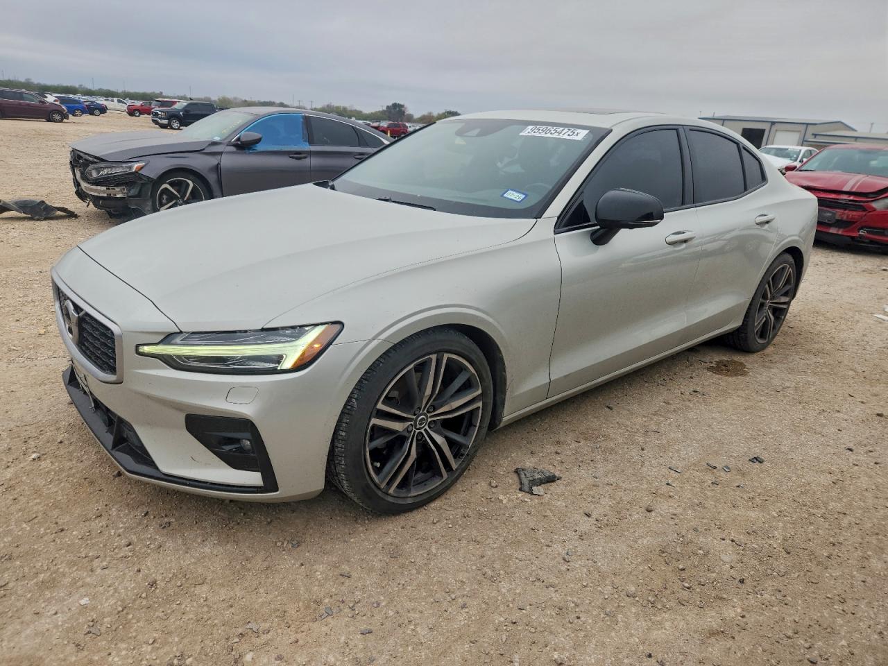 2019 VOLVO S60