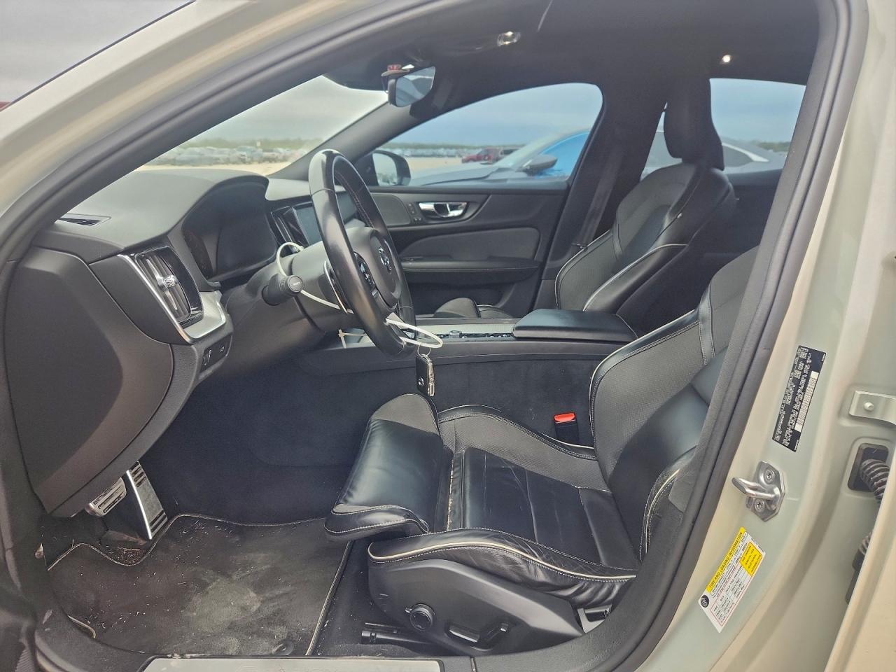 2019 VOLVO S60 T5 R-DESIGN photo 7