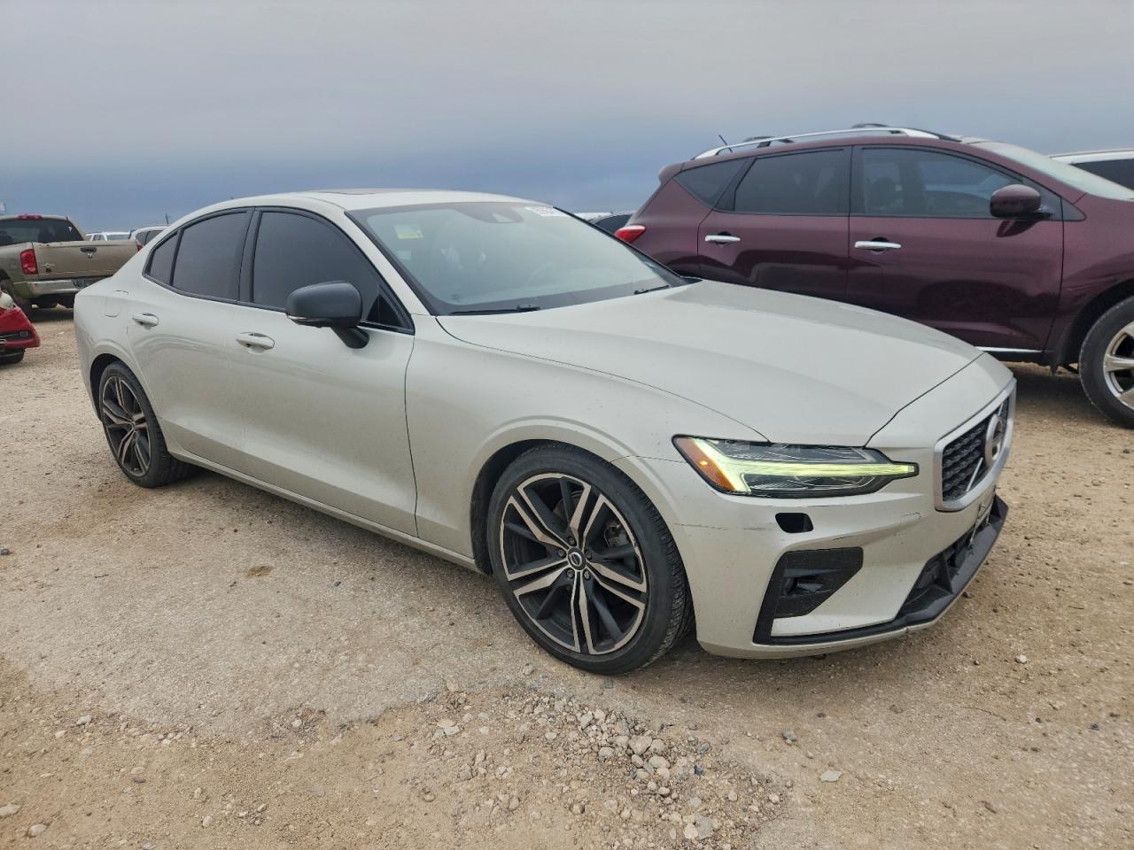 2019 VOLVO S60 T5 R-DESIGN photo 4