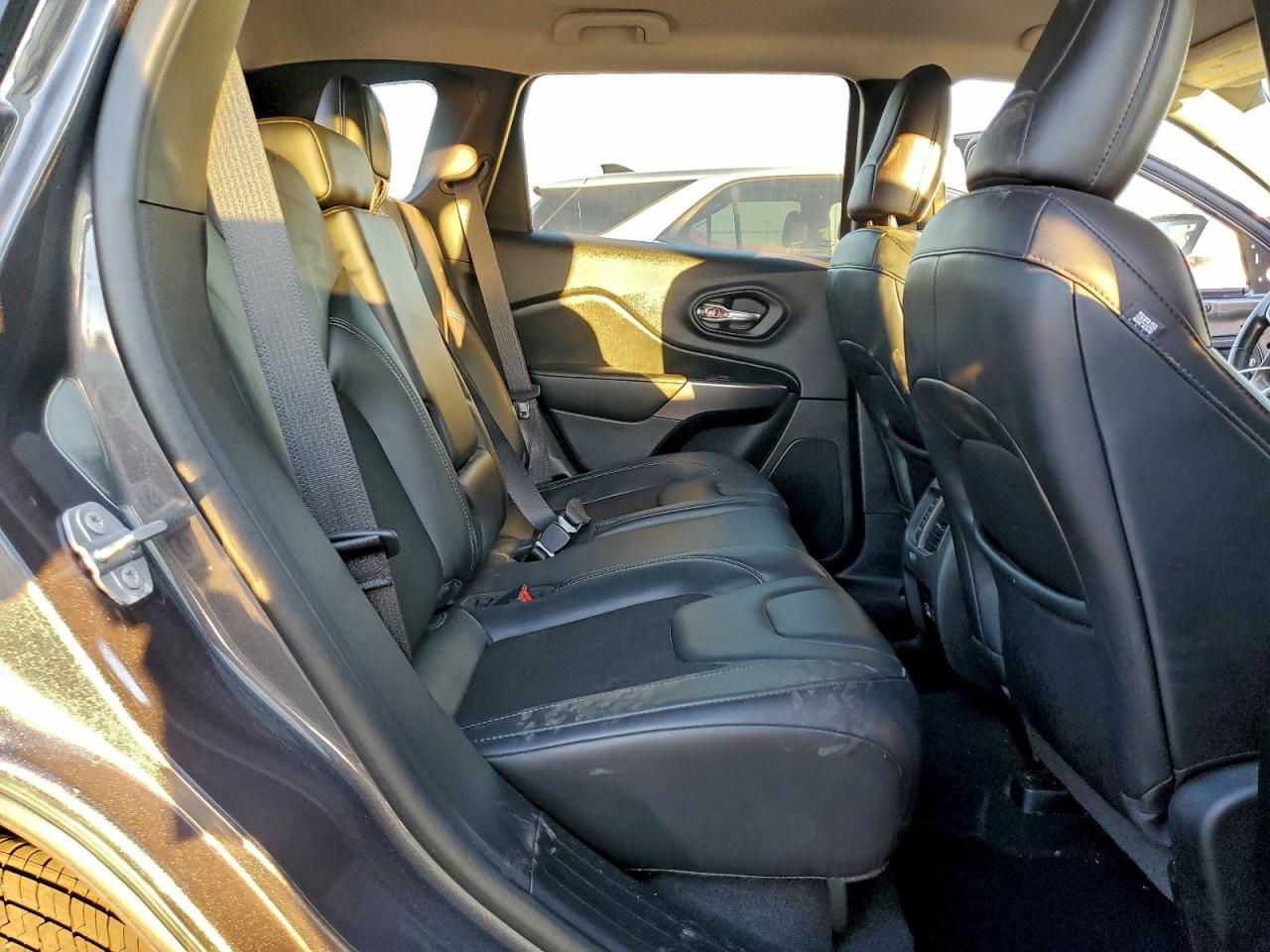 2021 JEEP CHEROKEE LATITUDE PLUS photo 10