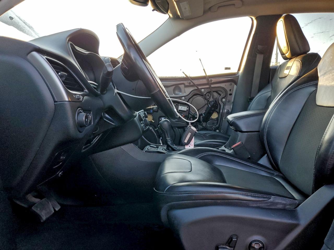 2021 JEEP CHEROKEE LATITUDE PLUS photo 7