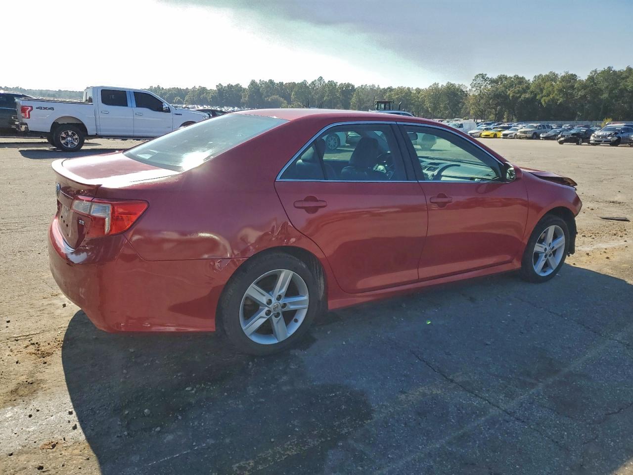 2014 TOYOTA CAMRY SE photo 5