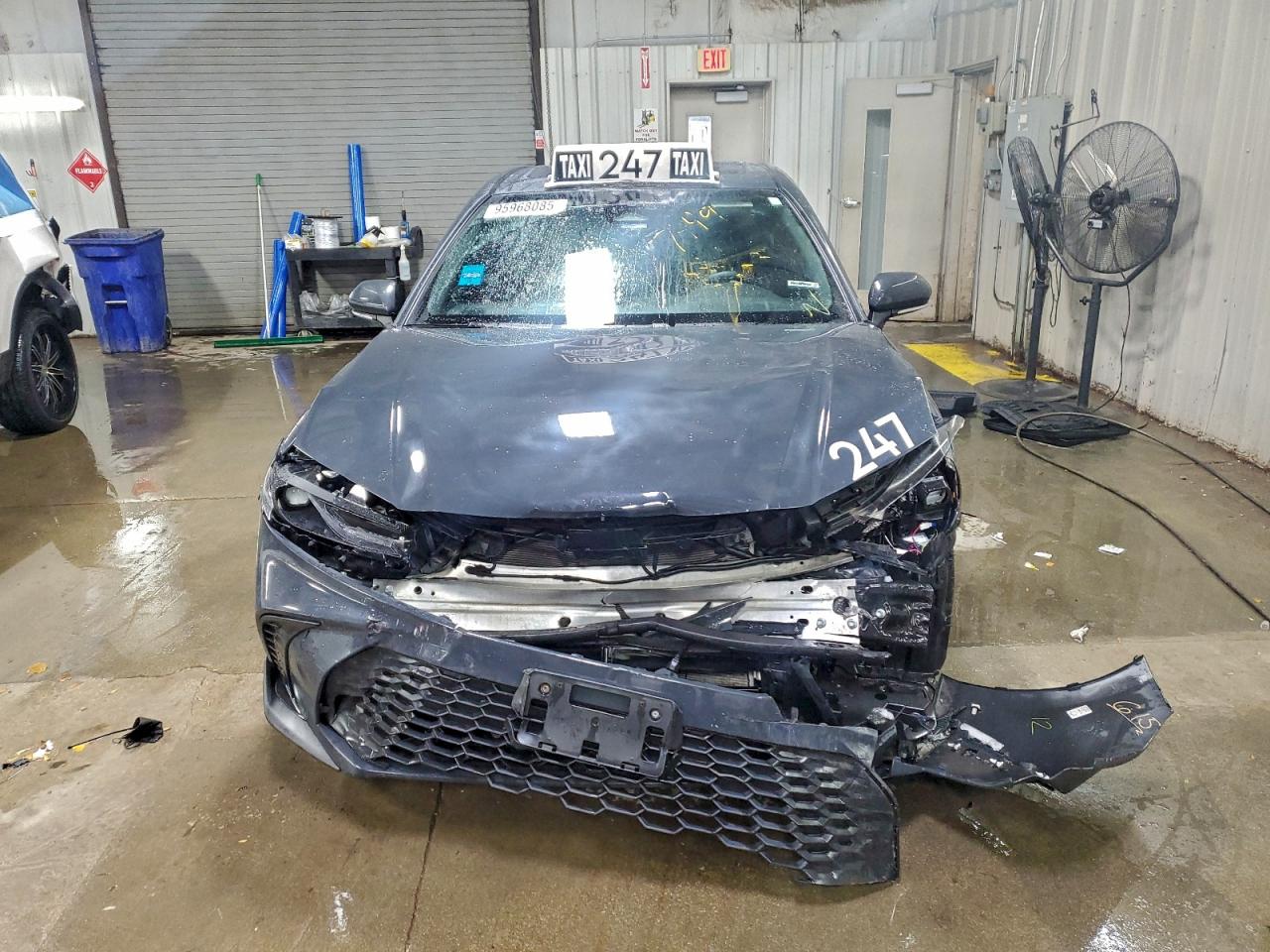 2025 TOYOTA CAMRY XSE photo 5