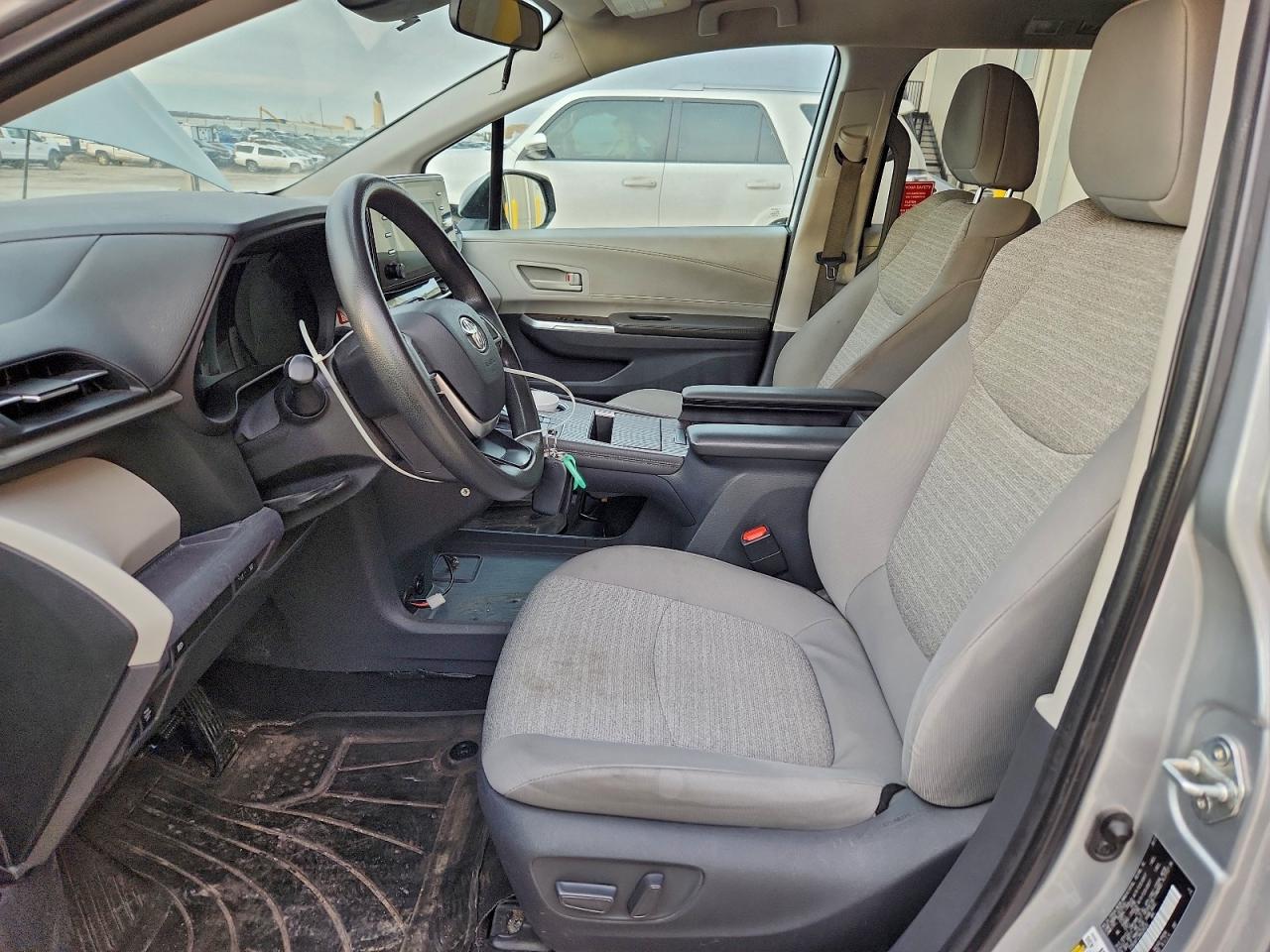 2021 TOYOTA SIENNA photo 7