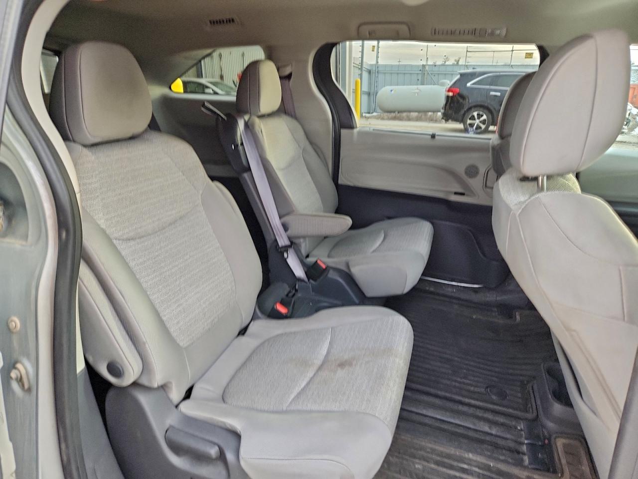 2021 TOYOTA SIENNA photo 11