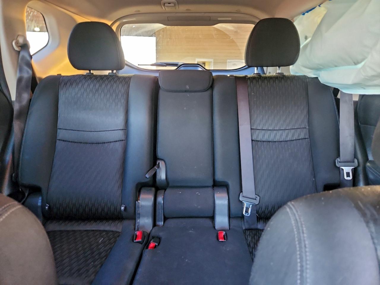 2018 NISSAN ROGUE SV photo 19