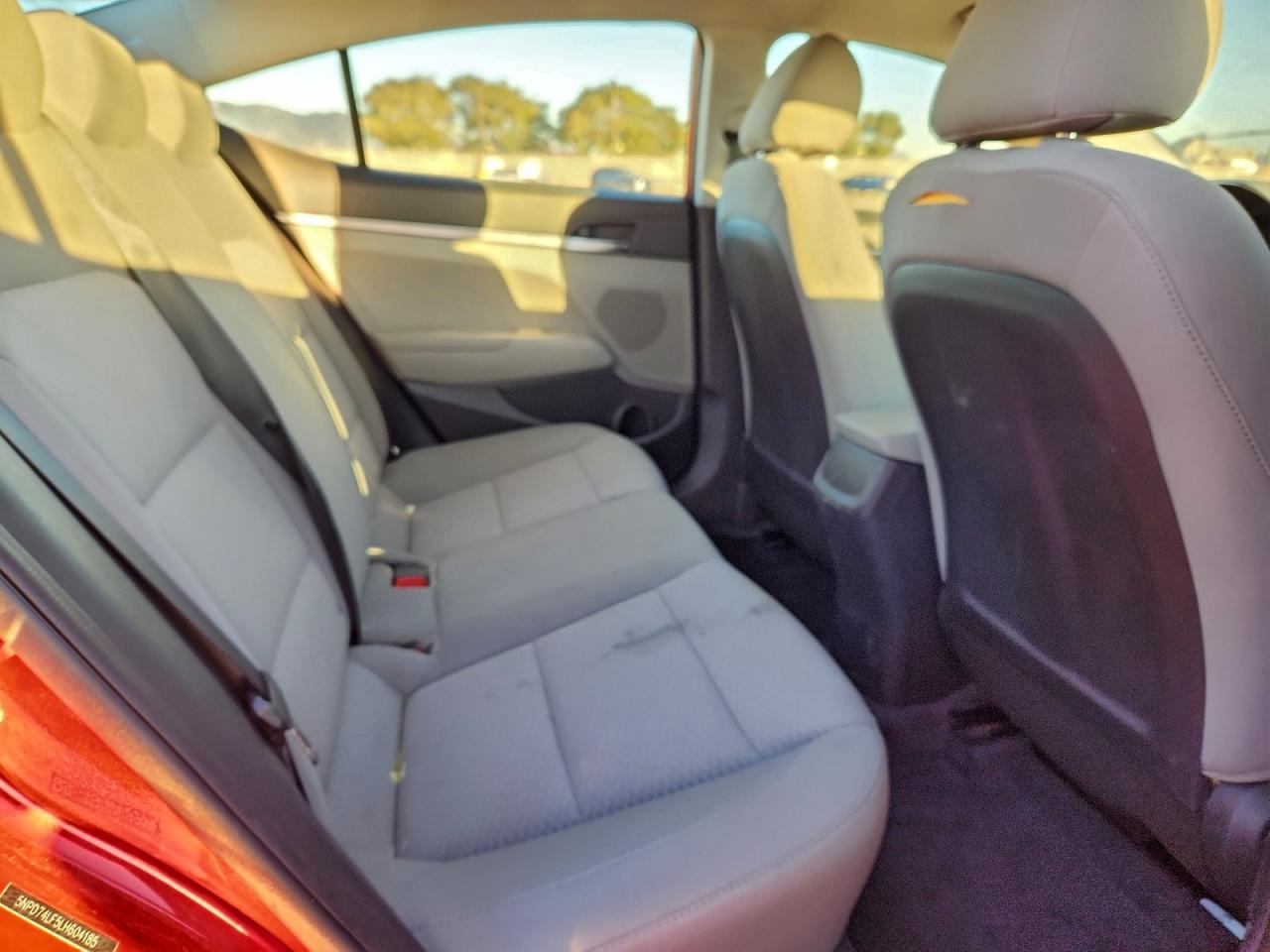 2020 HYUNDAI ELANTRA SE photo 19