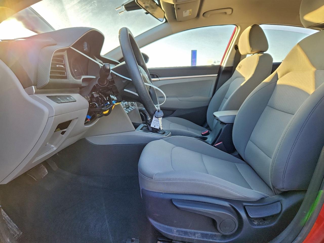 2020 HYUNDAI ELANTRA SE photo 13