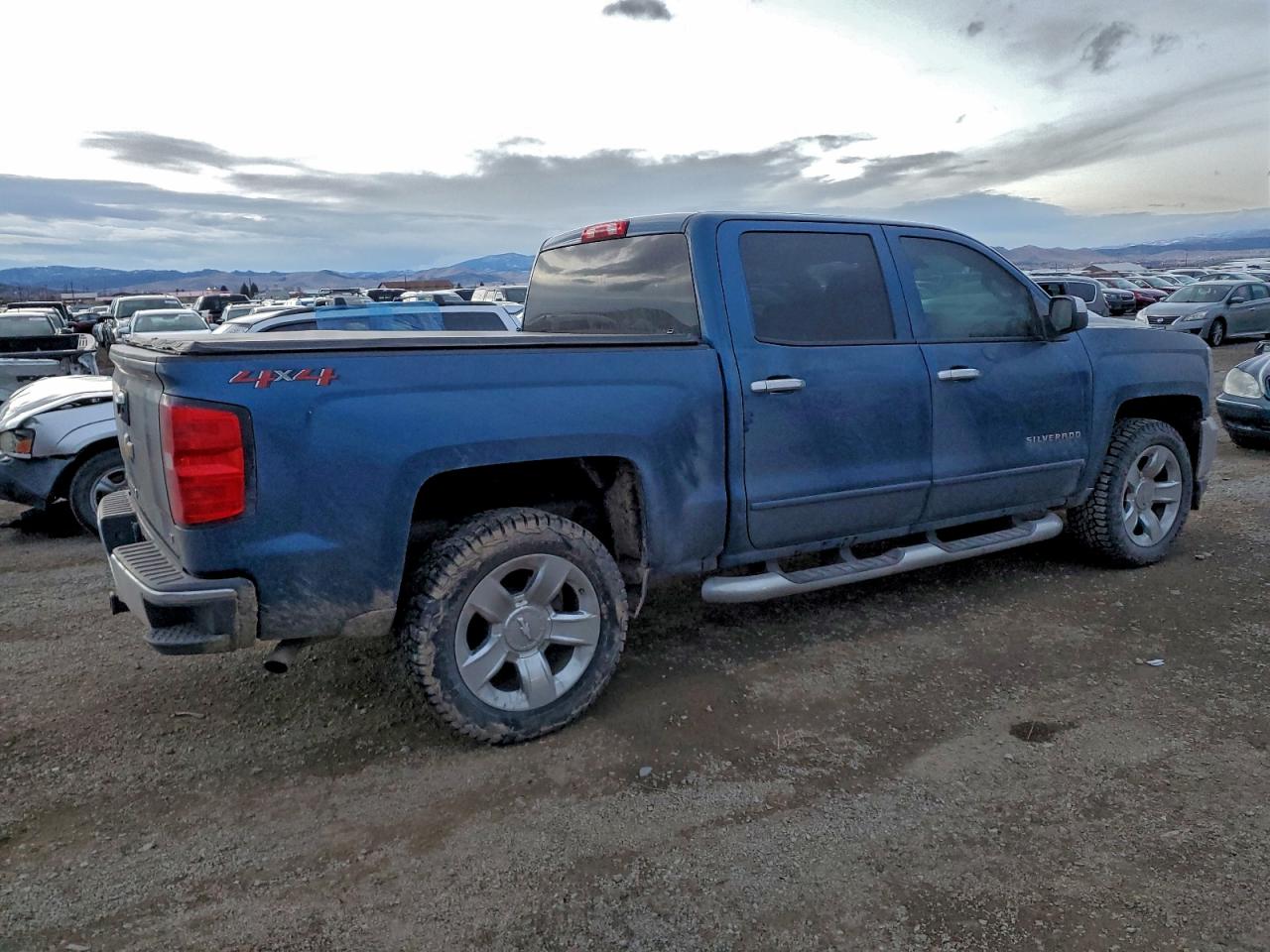 2018 CHEVROLET SILVERADO K1500 LT photo 3