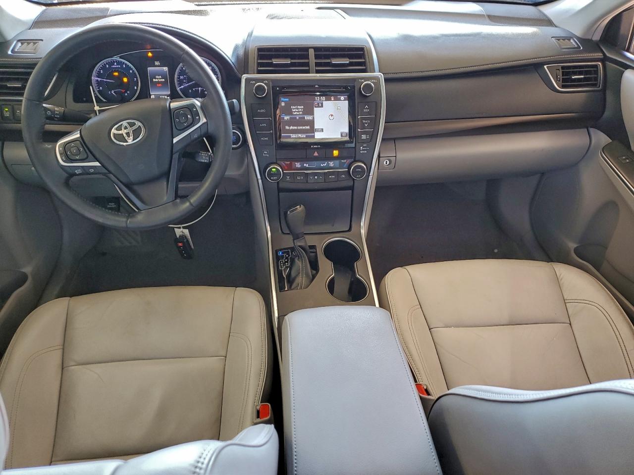 2017 TOYOTA CAMRY LE photo 8