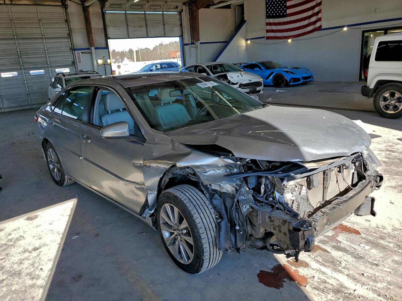 2017 TOYOTA CAMRY LE photo 4